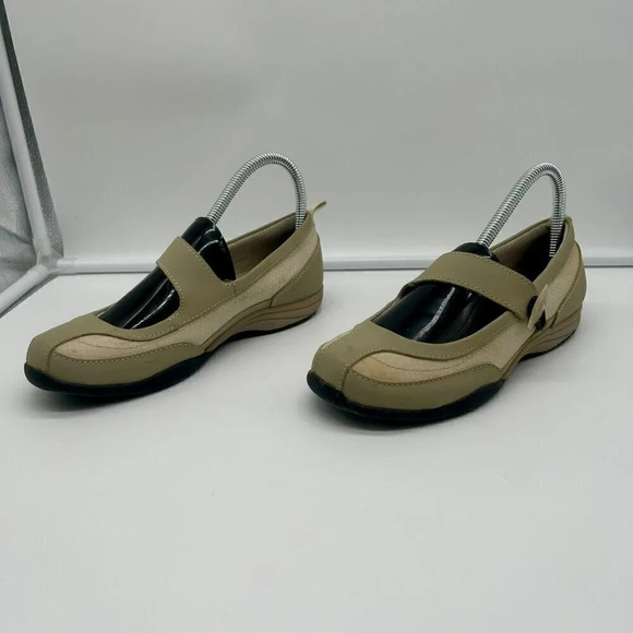 Lands' End Comfort Shoes Women 6 Wide Mary Jane Rubber Grip Sole Beige Tan - Picture 3 of 7
